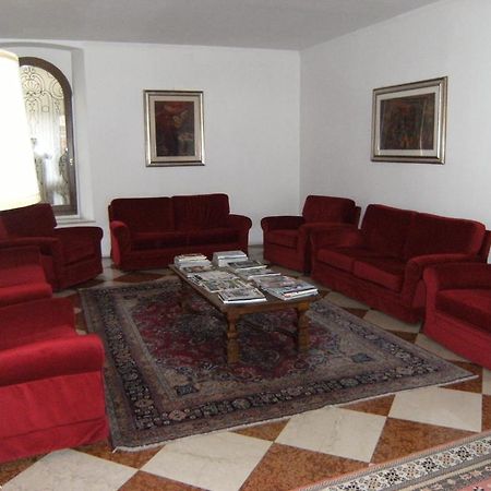 Hotel Europa Удине Экстерьер фото