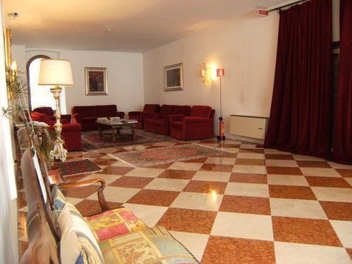 Hotel Europa Удине Экстерьер фото