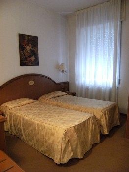 Hotel Europa Удине Экстерьер фото